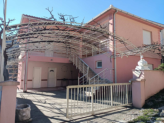 Отдельный дом в Сутоморе (Барская Ривьера / Черногория)