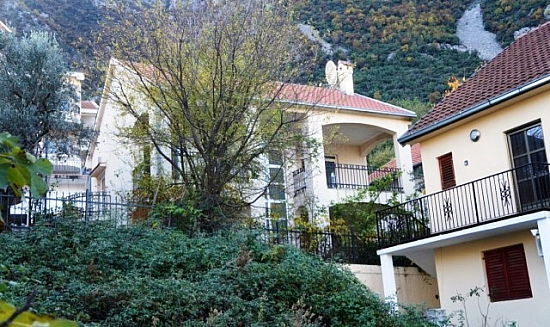 Отдельный дом в Прчань (Бока-Которская бухта / Черногория)