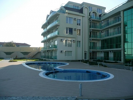 Лозенец Бийч (Lozenets Beach)