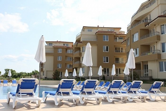 Пайнс Бийч Резорт (Pines Beach Resort)
