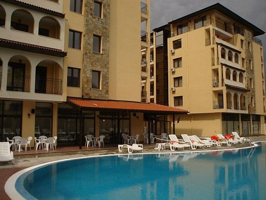 Роуз Вилидж (Rose Village)