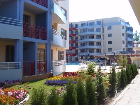 Централ Плаза (Central Plaza)